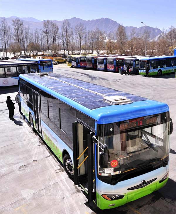 太陽能公交車暢行“日光城”拉薩