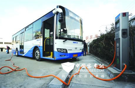 上海新能源公交車4年后或達1萬輛