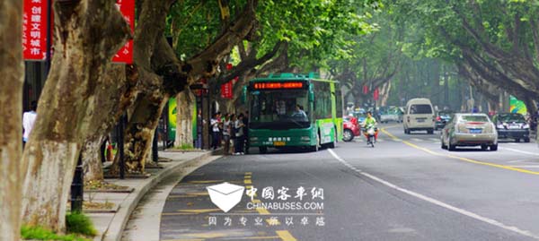 杭州：“五一”小長假公交集團出車兩萬多輛