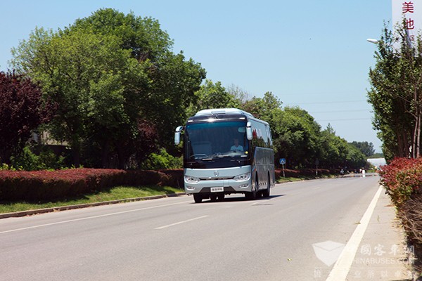 讓旅程更美好——試駕金旅新錦程混合動(dòng)力客車