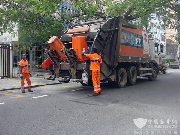 配備艾里遜全自動(dòng)變速箱的垃圾車為Comlurb環(huán)衛(wèi)公司在里約奧運(yùn)贏得勝利