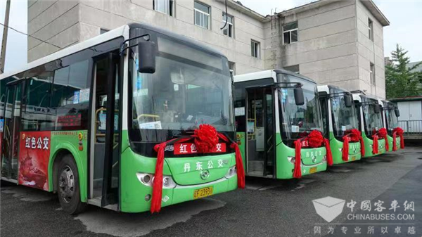 丹東“紅色公交”專線投運(yùn) 黃海新能源公交帶您重溫“崢嶸歲月”