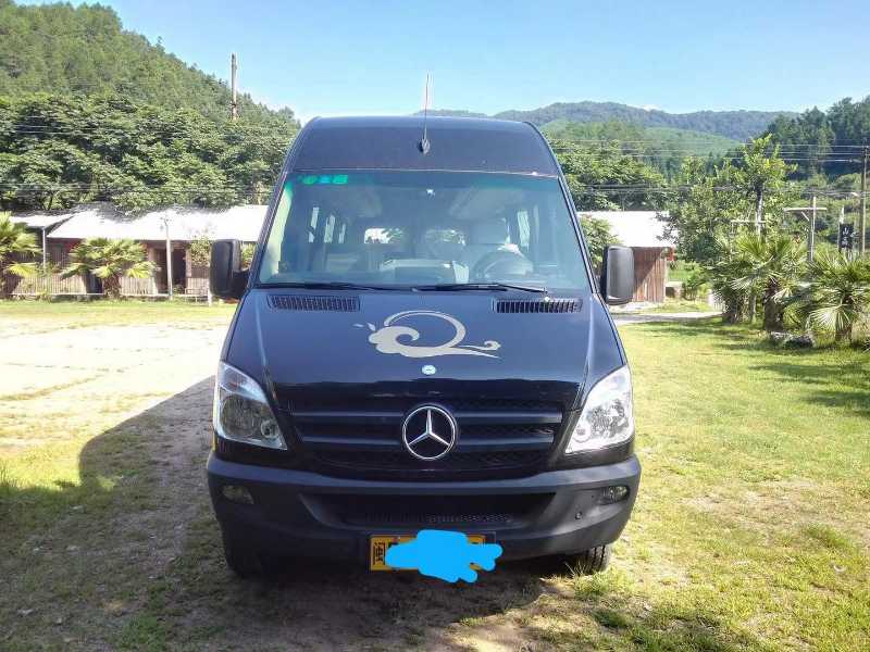 奔馳凌特出售，自家公司使用，車況和裝修很好