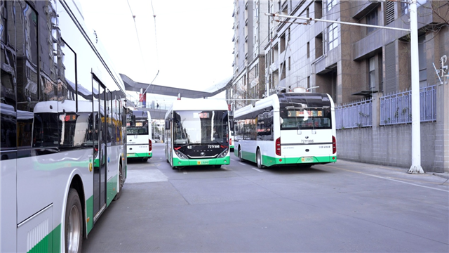 宇通雙源無軌電車引領城市多樣化出行