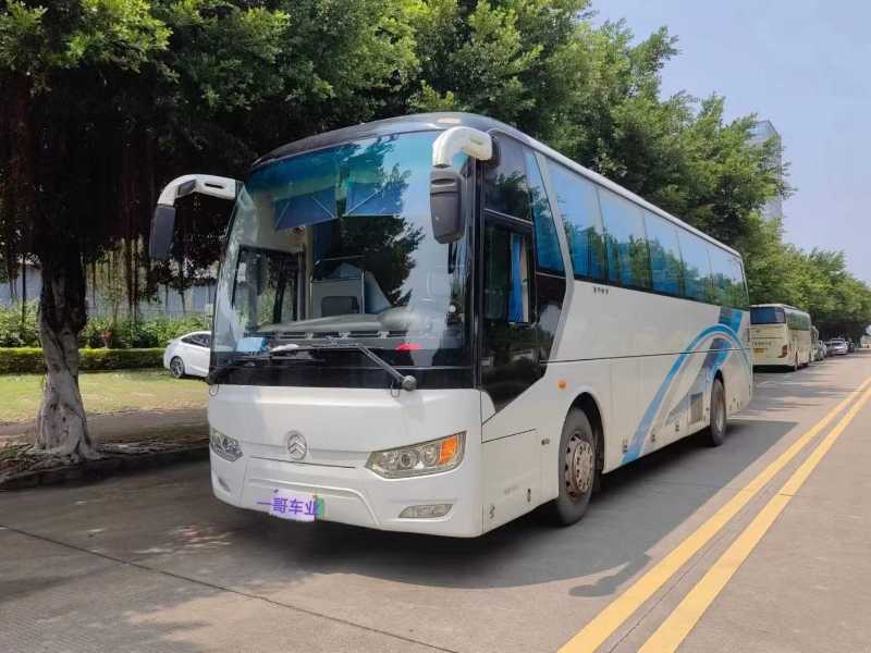 2015年8月 非營運50座國四油電混合金旅客車