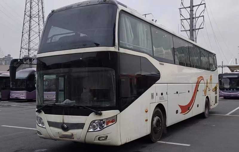 2015年10月 國四55座后開門上移行李艙宇通6126氣囊車 