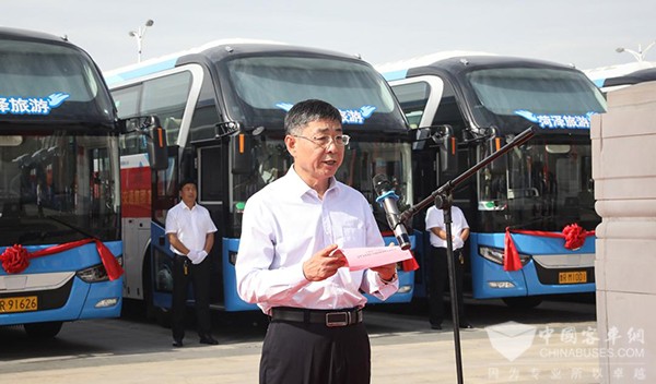 中通客車 菏澤市 13米 旅游大巴 客運(yùn)業(yè)務(wù) 轉(zhuǎn)型升級