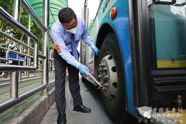 夏季 防暑降溫 安全行車 做好預(yù)防