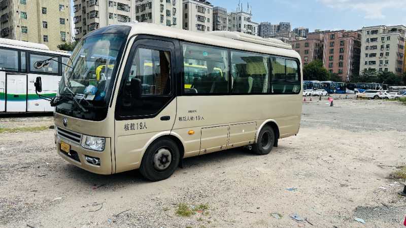  深圳牌國六19座有公告宇通6609一手非營運精品中型車 