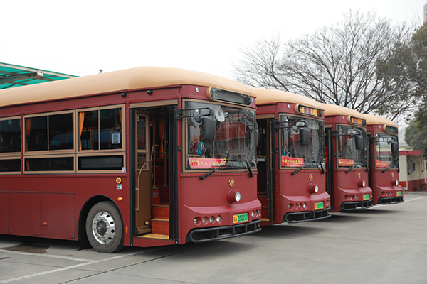 走進(jìn)南昌公交 看格力鈦鐺鐺車如何打造紅色旅游風(fēng)景線