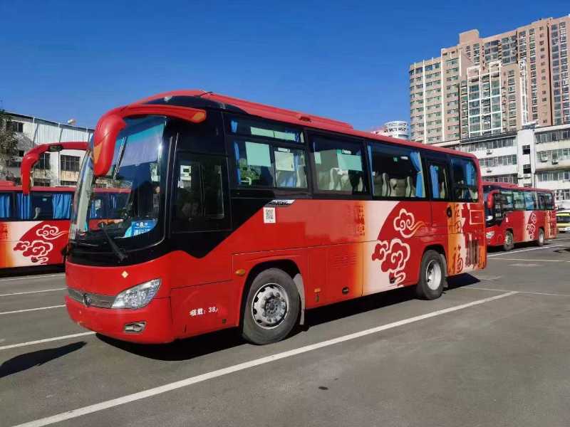  兩臺國五38座天然氣宇通6906氣囊車