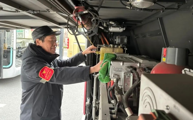 安全行車105.5萬公里 這位公交駕駛員是怎么做到的？