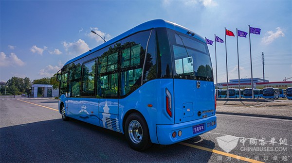 整車產(chǎn)品2023 亞星客車 JS6708GHBEV 純電動 低入口 城市客車