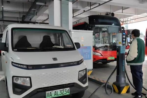 涉及100余個(gè)充電樁 成都公交全面對(duì)社會(huì)開放26處公交場(chǎng)站