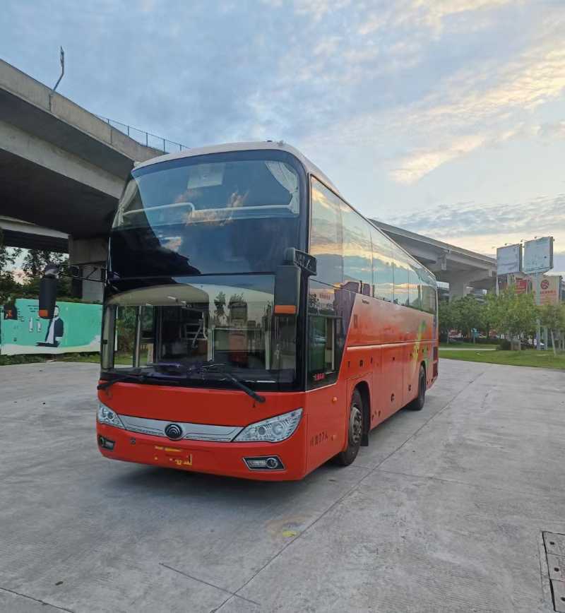 國五一層半37座帶腿拖宇通6118一手旅游精品車 