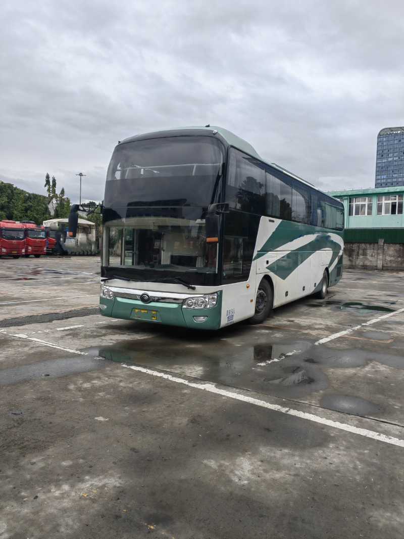 同款2臺54座一層半宇通6126國五旅游車