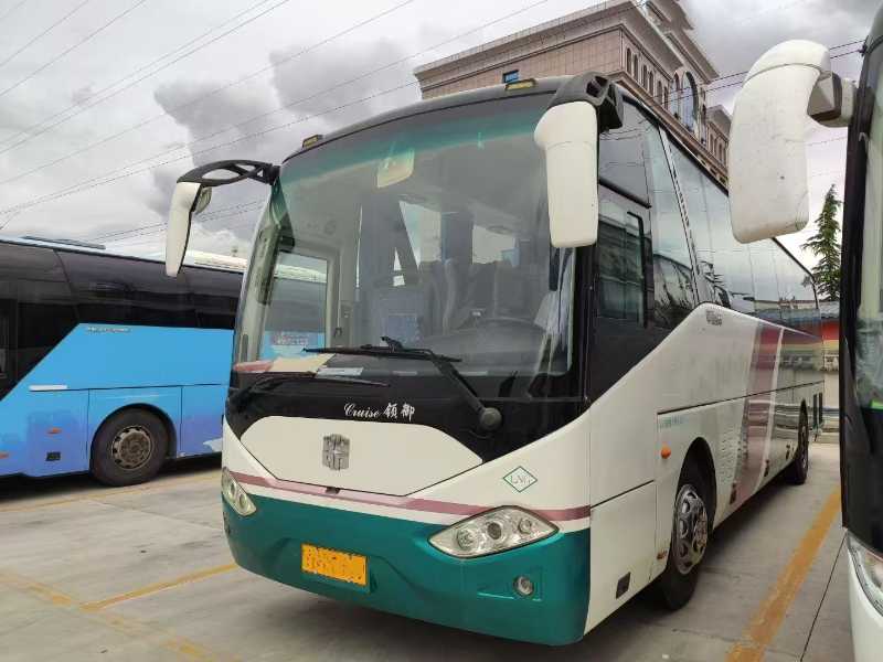 2014年12月 兩臺國五LNG中通6118營運車