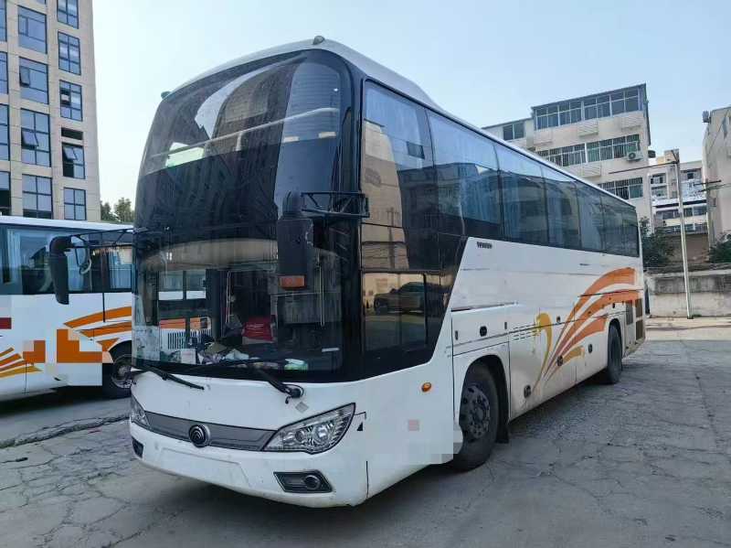 2015年上牌一層半55座天然氣LNG宇通6118氣囊車(chē)