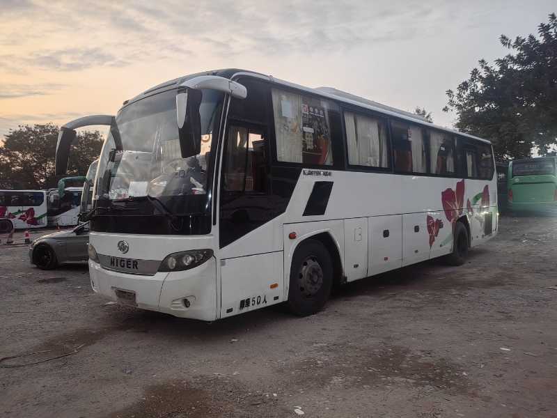 2016年12月上牌50座國(guó)四海格6115旅游車(chē)