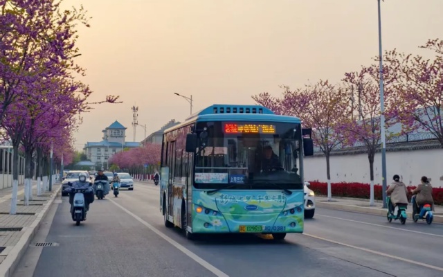 青綠漫卷彭城路 車(chē)輪丈量千年詩(shī)