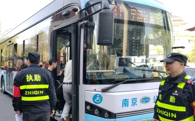 單日2.3萬(wàn)人車(chē)次！南京輪渡清明保障“進(jìn)行時(shí)”