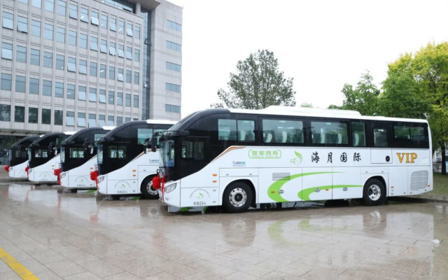 福田歐輝30輛BJ6112高品質(zhì)客車批量交付新疆海月國際