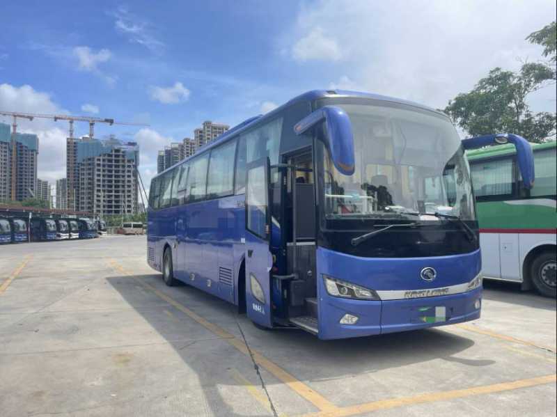2020年9月帶質(zhì)?；浥朴泄鎸幍聲r(shí)代48座金龍6112旅游電車(chē)