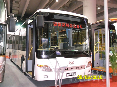 深圳巴士集團(tuán)采購的安凱樣車
