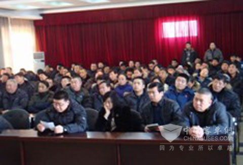 大慶公交西區(qū)維修廠(chǎng)和車(chē)隊(duì)長(zhǎng)帶隊(duì)培訓(xùn)