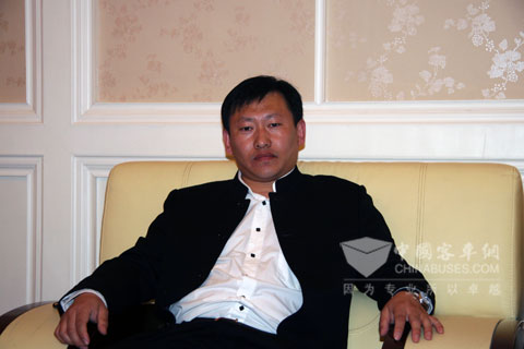遼寧萬豪平安客運(yùn)有限公司的劉炳旭董事長接受專訪