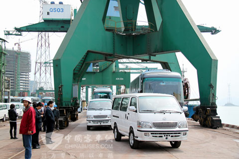 大金龍輕客累計銷量突破萬輛