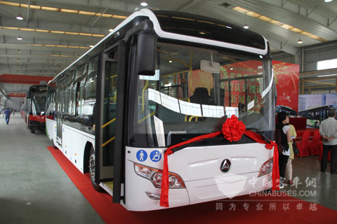 中國首輛獲歐盟整車認(rèn)證的純電動(dòng)客車YS6120GBEV