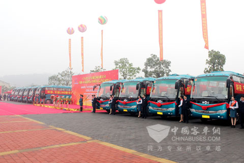 粵運(yùn)首批LNG客車投入使用