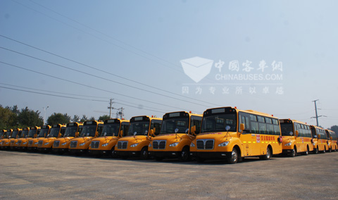 青島校車訂單