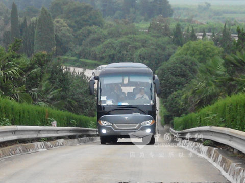 中通LCK6935H駐車(chē)制動(dòng)性能檢查及常規(guī)制動(dòng)測(cè)試