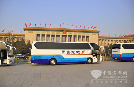 金龍客車已連續(xù)服務(wù)“兩會(huì)”通勤15年彰顯國車品質(zhì)