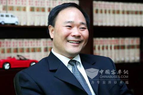 全國(guó)人大代表、吉利集團(tuán)有限公司董事長(zhǎng)浙江吉利控股集團(tuán)董事長(zhǎng)李書福