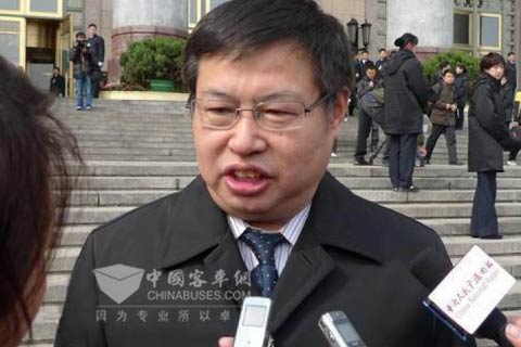 全國人大代表、陜西法士特汽車傳動集團(tuán)有限責(zé)任公司董事長李大開暢談低碳經(jīng)濟(jì)