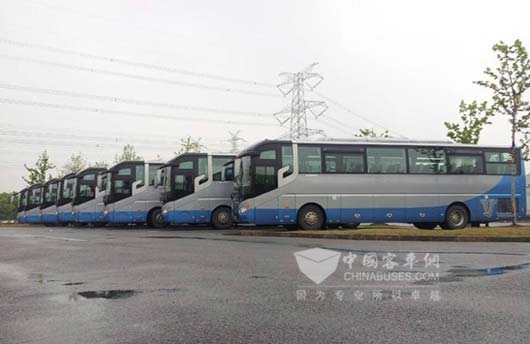 　龍澤汽服旗下的中通客車