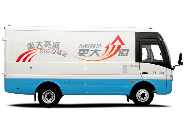 宇通ZK5040XXY廂式運輸車（柴油2-6座）