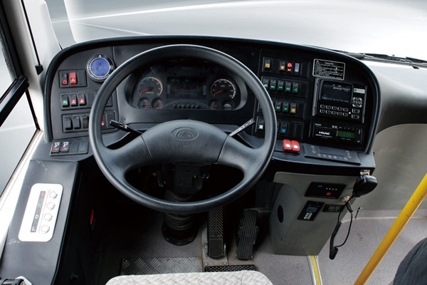 宇通ZK6105CHEVNG4公交車（NG/電混動(dòng)國(guó)五10-36座）