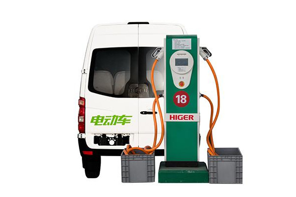 海格KLQ6601BEV1N1多功能商務(wù)車(chē)（純電動(dòng)10-18座）