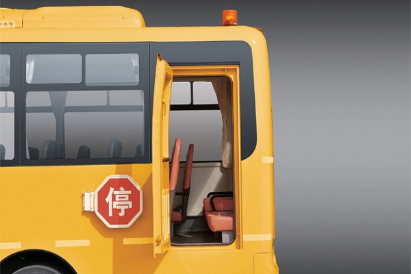 金旅XML6111J15ZXC中小學(xué)生專(zhuān)用校車(chē)（柴油國(guó)五24-56座）