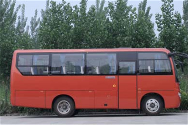 齊魯BWC6770KA5客車(chē)（柴油國(guó)五24-32座）