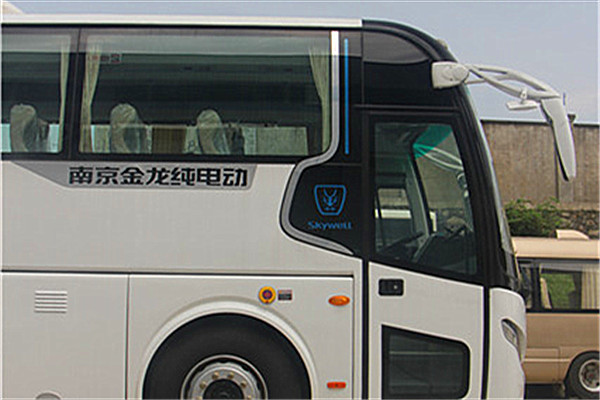 南京金龍NJL6117BEV17客車(chē)（純電動(dòng)24-53座）