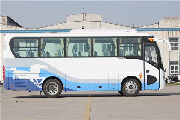 南京金龍NJL6808YA5客車（柴油國(guó)五24-35座）