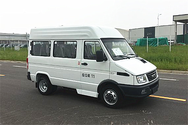 南京依維柯NJ6496ACMZ多用途乘用車（柴油國六5-9座）