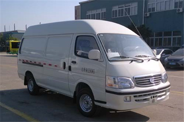 金旅XML5026XXY65廂式運(yùn)輸車（汽油國(guó)五2座）