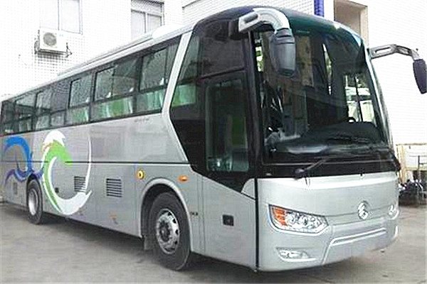 金旅XML6102JHEVD5C插電式公交車（柴油/電混動(dòng)國(guó)五25-48座）