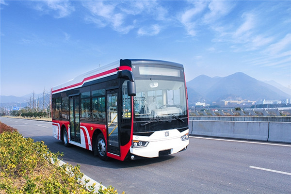 浙江中車CSR6850GPHEV1公交車（柴油/電混動(dòng)國(guó)五10-30座）